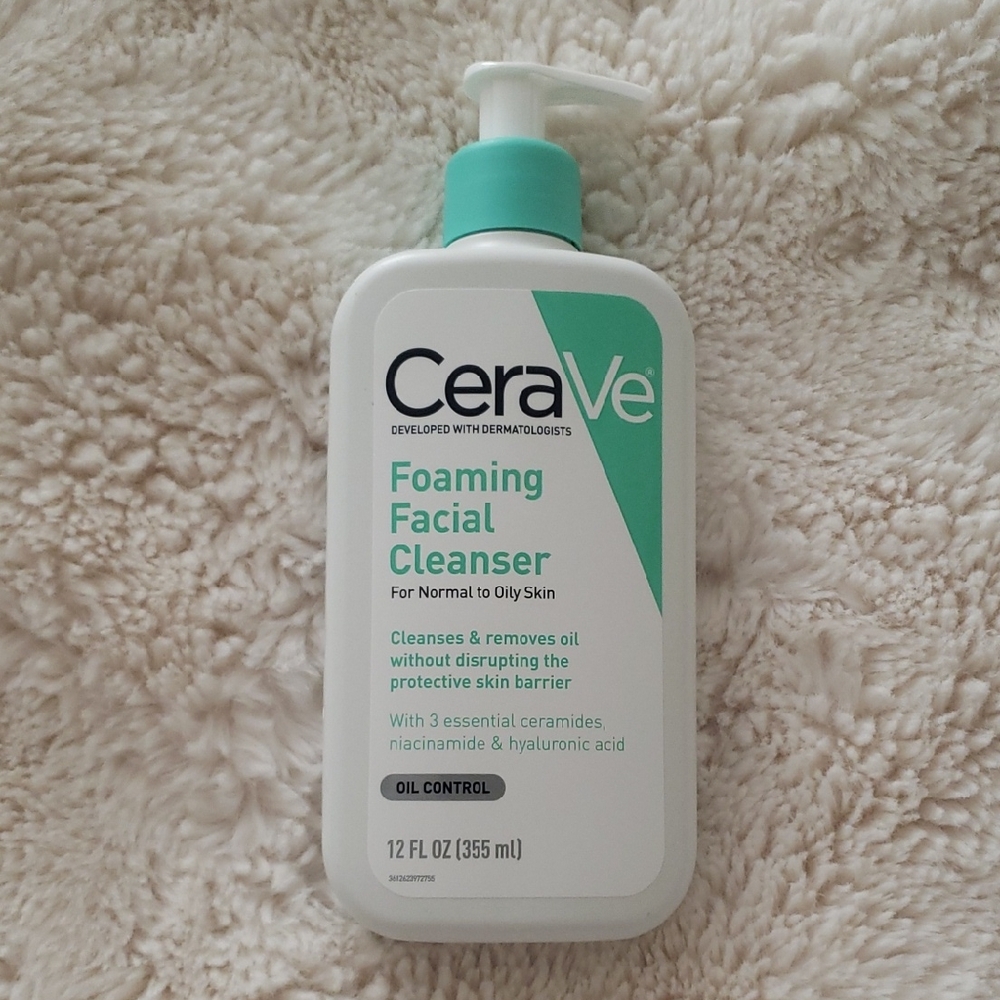 CeraVe Foaming Facial Cleanser - NEW - NWT